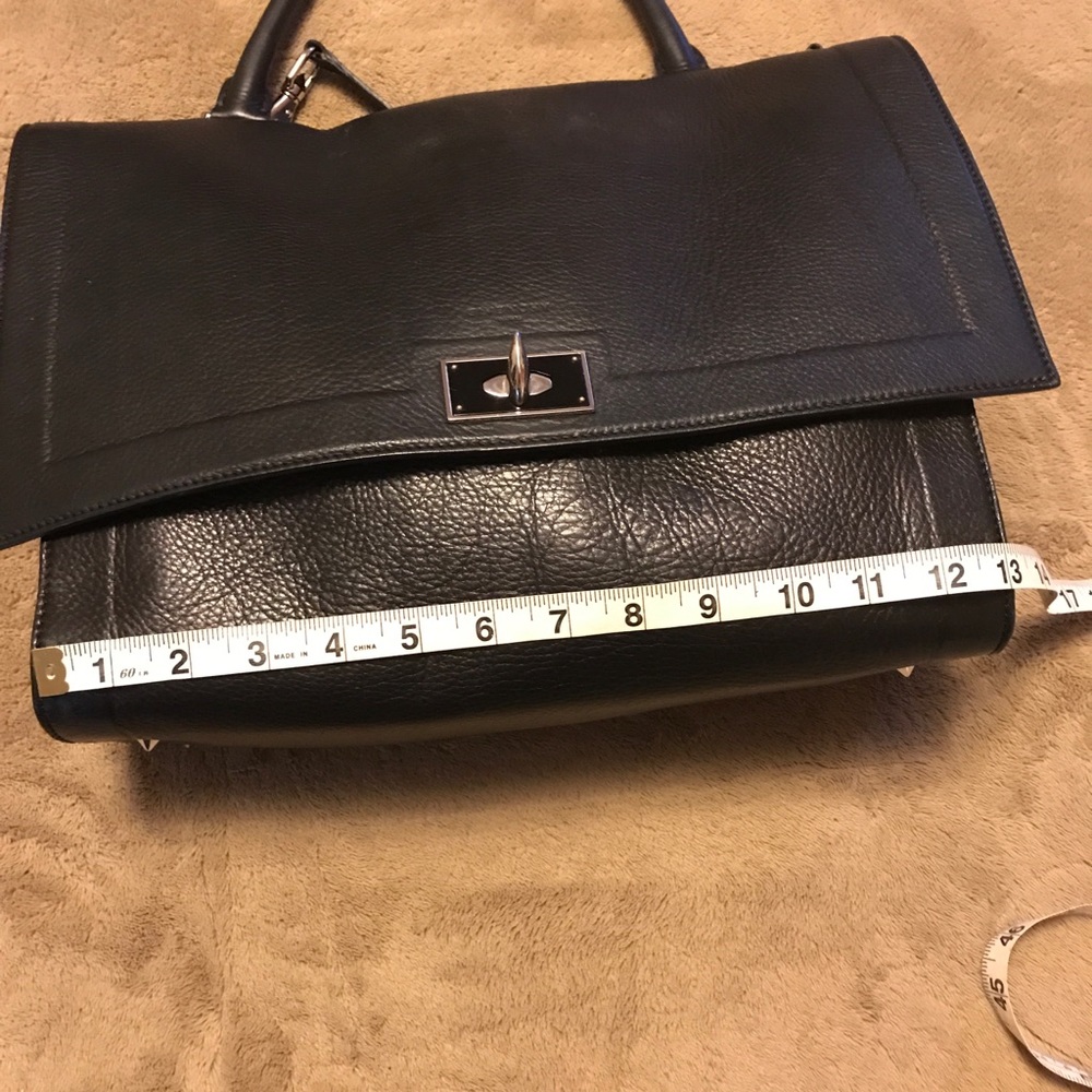 Authentic Givenchy - women’s bag - Picture 4 of 7